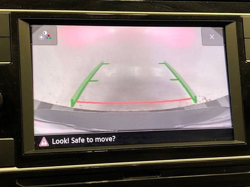 Used 2022 Volkswagen Tiguan S FWD image 25