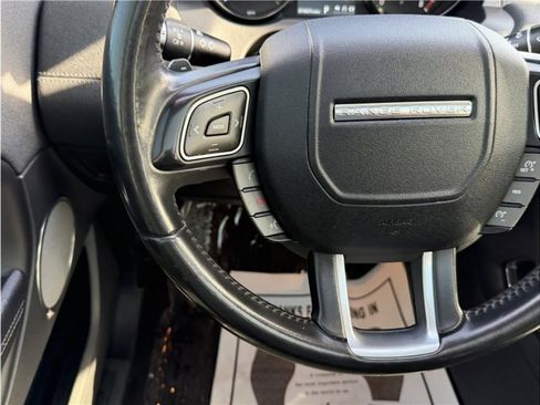 Used 2019 Land Rover Range Rover Evoque SE image 35