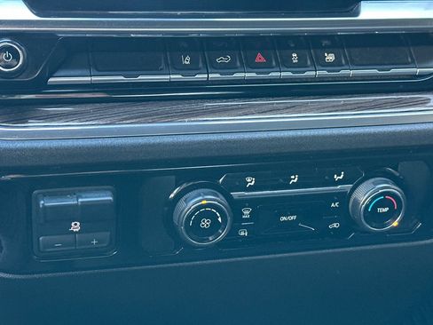 Used 2024 Chevrolet Silverado 2500 LT image 26