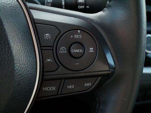 Certified 2025 Toyota Corolla Cross SE image 25