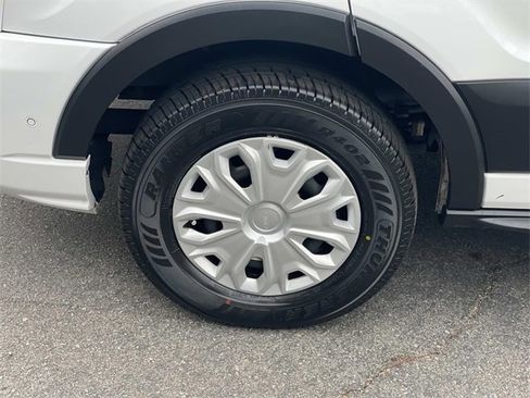 Certified 2022 Ford Transit 350 XLT image 38