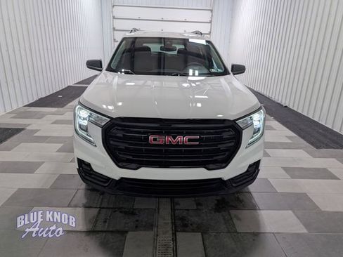 Used 2024 GMC Terrain SLT w/ Elevation Edition AWD/4WD image 6