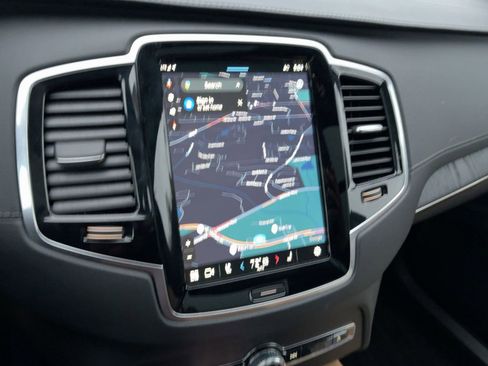 Certified 2024 Volvo XC90 T8 Ultimate w/ Protection Package Premier image 22