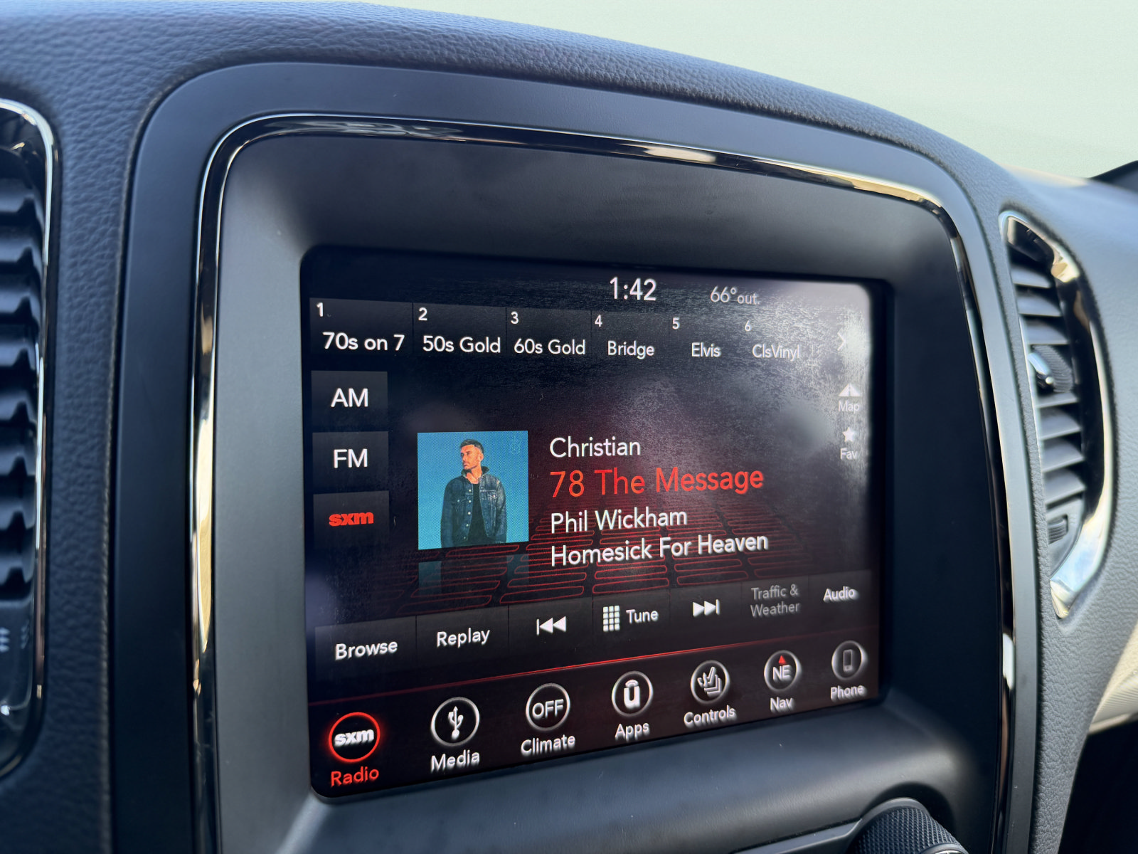 Used 2019 Dodge Durango R/T w/ Technology Group AWD/4WD image 26