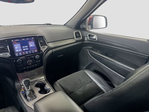 Used 2020 Jeep Grand Cherokee Altitude image 19