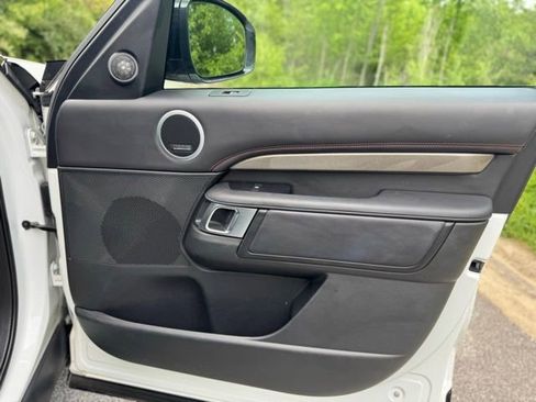 Used 2019 Land Rover Discovery HSE Luxury AWD/4WD image 18