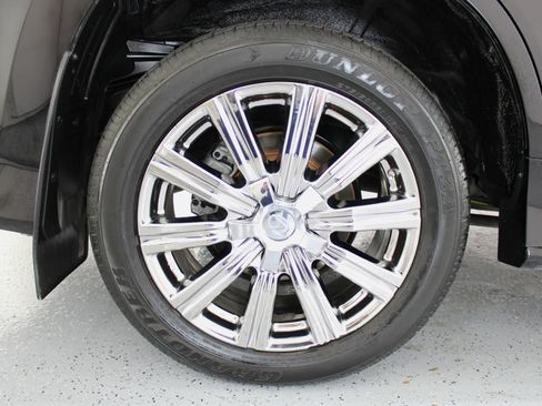 Used 2017 Lexus LX 570 4WD w/ Luxury Package image 83