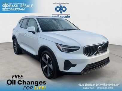 Used 2025 Volvo XC40 B5 Core