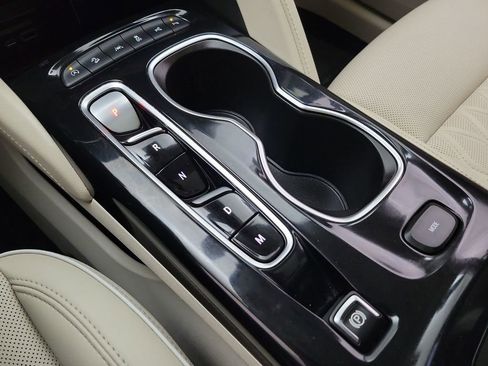 Certified 2023 Buick Envision Avenir AWD/4WD image 17