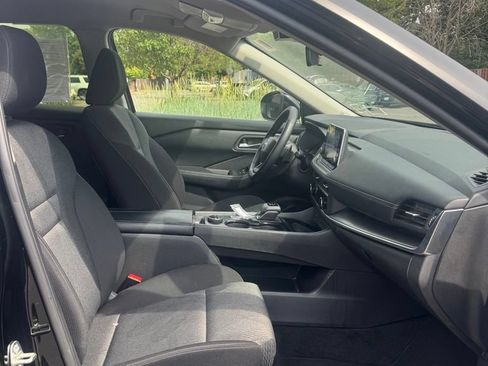 Used 2025 Nissan Rogue SV AWD/4WD image 11