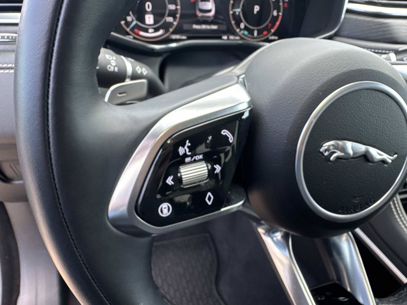 Used 2026 Jaguar F-PACE R-Dynamic S AWD/4WD image 23