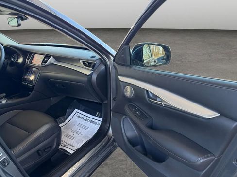 Used 2019 INFINITI QX50 Essential w/ Premium Heat Package image 17