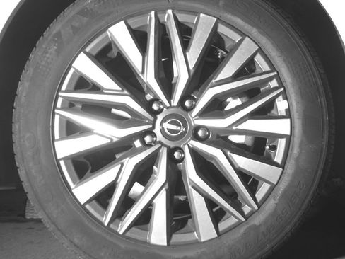 Used 2025 Nissan Altima 2.5 SV image 13