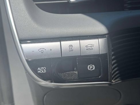 Certified 2022 Hyundai Ioniq 5 Limited AWD/4WD image 18