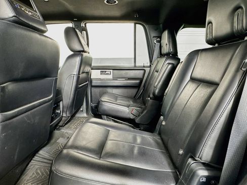 Used 2016 Ford Expedition XLT w/ Equipment Group 202A AWD/4WD image 10