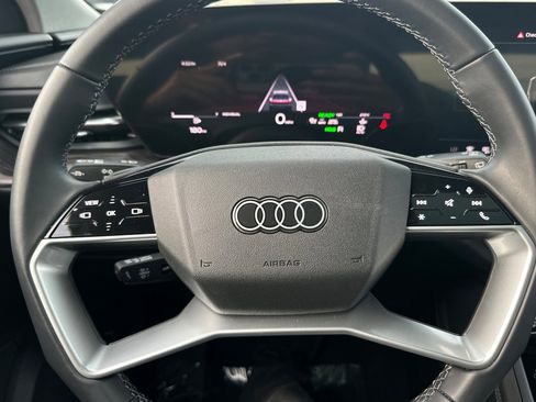 Used 2025 Audi Q5 Premium w/ 19" Wheel Package image 23