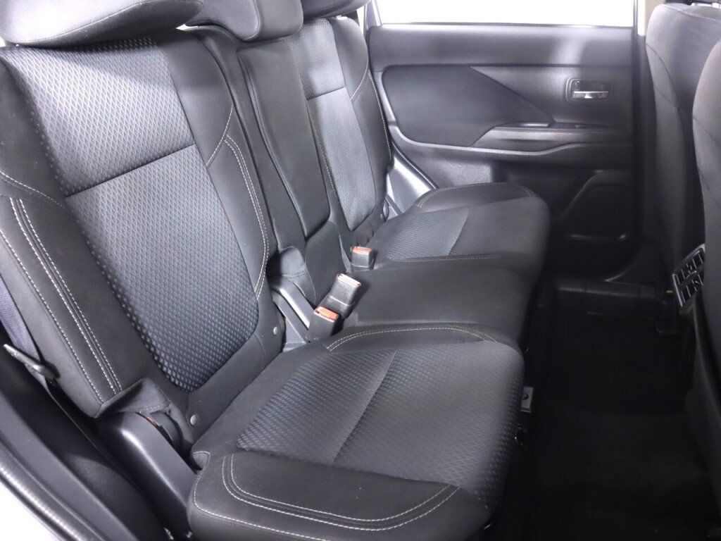 Used 2020 Mitsubishi Outlander ES AWD/4WD image 37