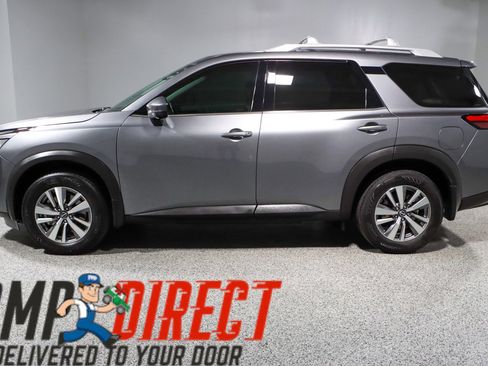 Used 2023 Nissan Pathfinder SL FWD image 10