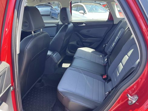 Used 2025 Volkswagen Jetta SE FWD image 21