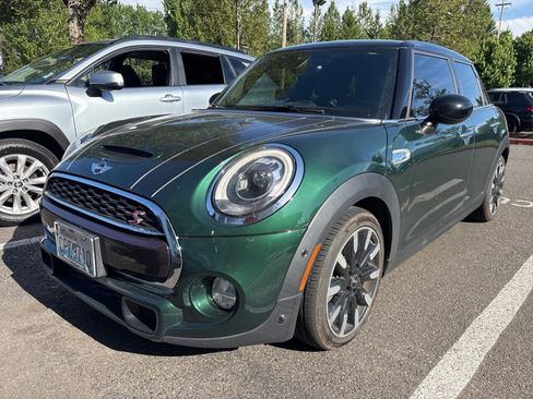 Used 2018 MINI Cooper S FWD image 1