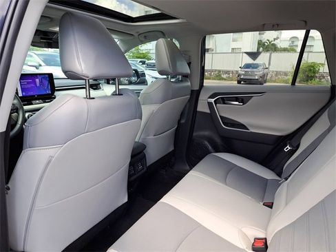 Used 2023 Toyota RAV4 Limited image 6