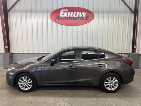 Used 2018 MAZDA MAZDA3 Sport w/ Preferred Equipment Package image 14