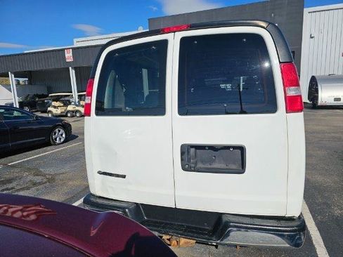 Used 2019 Chevrolet Express 3500 LT w/ LT Preferred Equipment Group RWD image 6