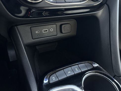 Used 2022 Buick Encore GX Select w/ Sport Touring Package image 19