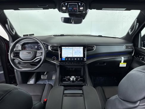 New 2026 Jeep Grand Wagoneer Summit image 3