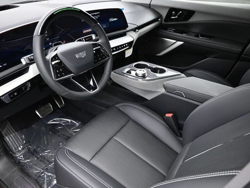 New 2027 Cadillac Optiq Premium Sport w/ LPO, Floor Liner Package AWD/4WD image 10