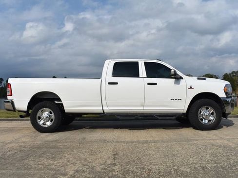 Used 2019 RAM 2500 Tradesman w/ Chrome Appearance Group image 3