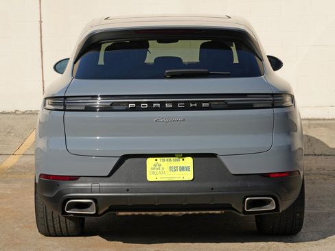 Used 2025 Porsche Cayenne E-Hybrid w/ Premium Package Plus AWD/4WD image 59
