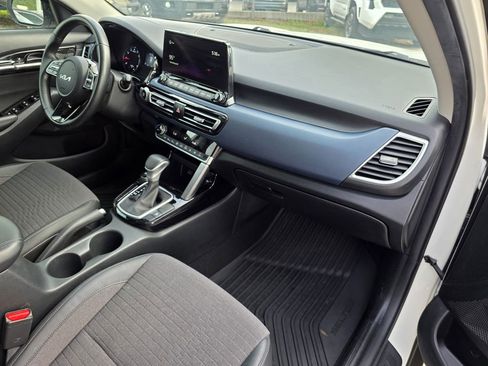 Used 2022 Kia Seltos S FWD image 10