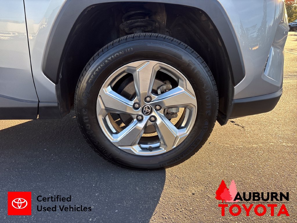 Certified 2021 Toyota RAV4 XLE Premium AWD/4WD image 12