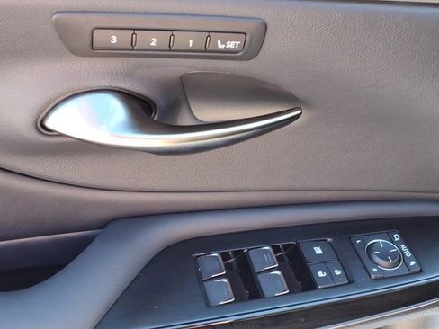 Certified 2023 Lexus ES 350 w/ Premium Package image 12