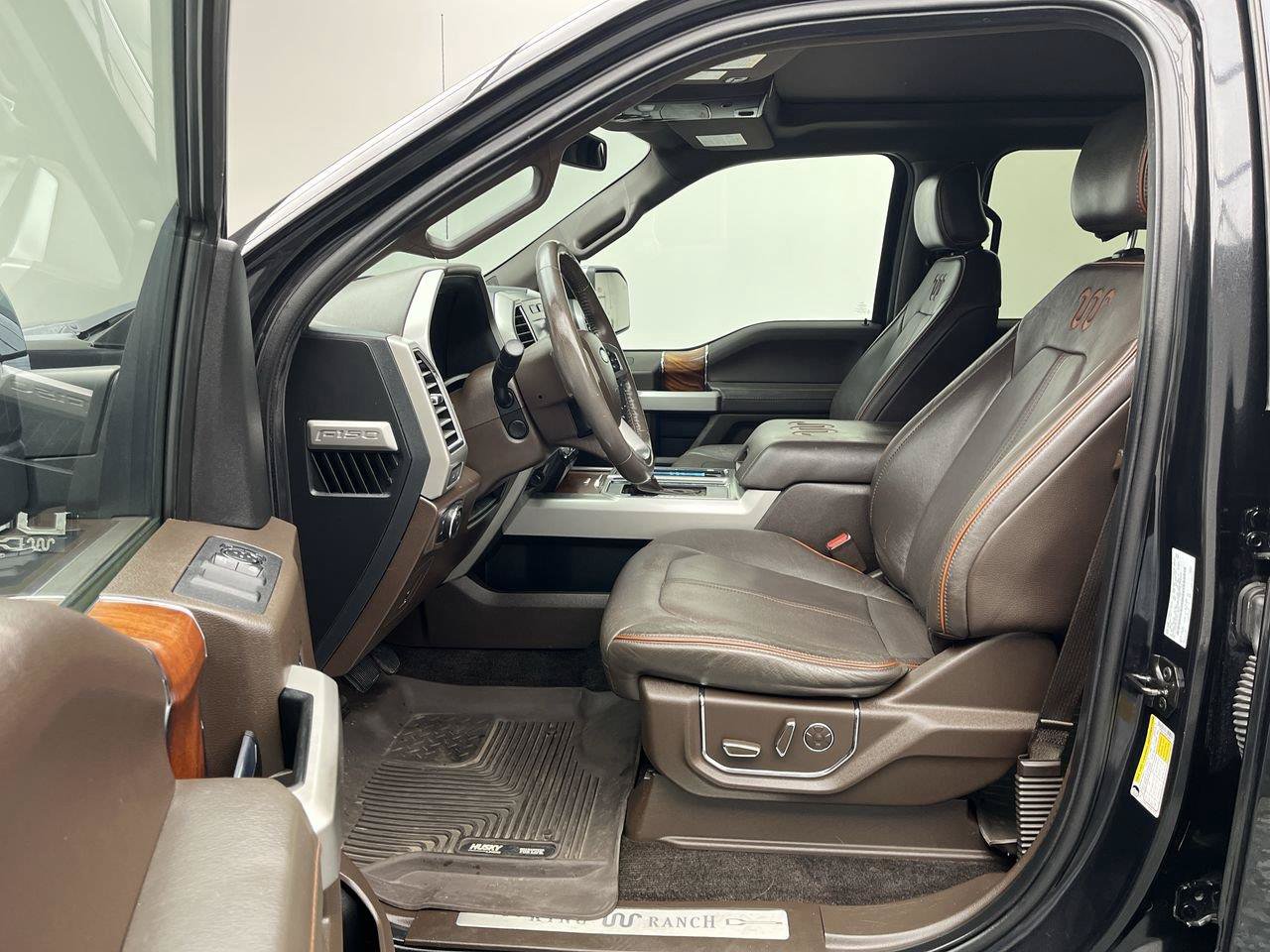 Used 2015 Ford F150 King Ranch w/ Equipment Group 601A Luxury AWD/4WD image 3