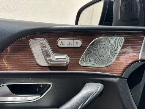 Used 2022 Mercedes-Benz GLS 450 4MATIC image 12