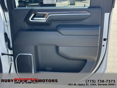 Used 2025 Chevrolet Silverado 2500 LT AWD/4WD image 17