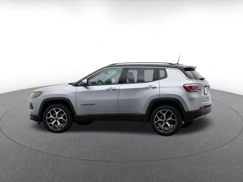 Used 2025 Jeep Compass Limited AWD/4WD image 4
