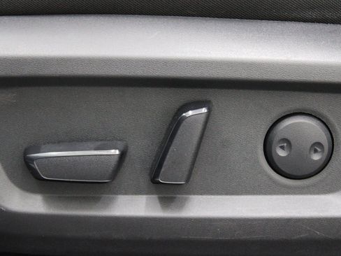 Used 2023 Nissan Rogue SV FWD image 16