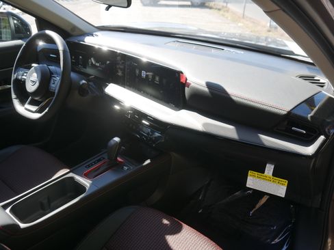 New 2026 Nissan Kicks SR w/ SR Premium Package image 24