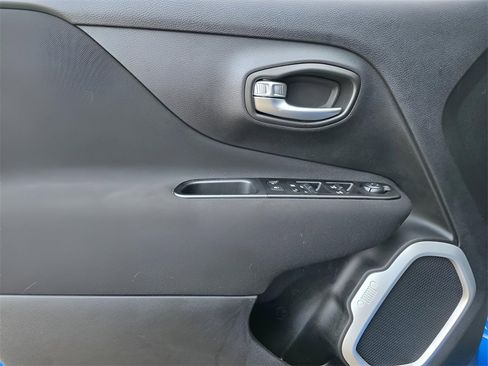 Used 2020 Jeep Renegade Sport image 14