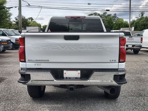 Used 2025 Chevrolet Silverado 2500 LTZ w/ LTZ Premium Package AWD/4WD image 7