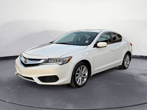 Used 2017 Acura ILX image 2