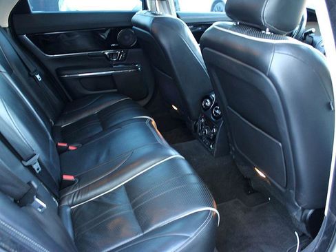 Used 2016 Jaguar XJ R-Sport image 23