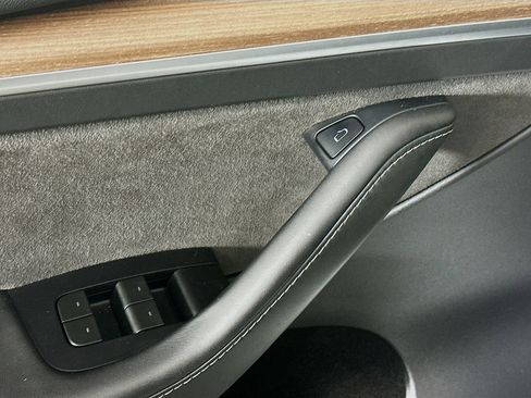 Used 2023 Tesla Model Y Long Range image 15