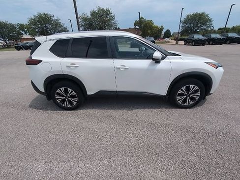 Used 2023 Nissan Rogue SV w/ SV Premium B Package FWD image 2