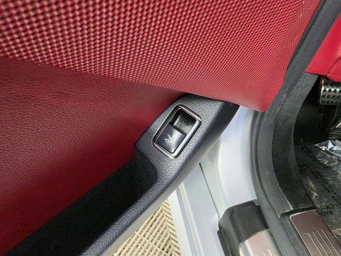 Used 2013 Mercedes-Benz SL 550 image 7