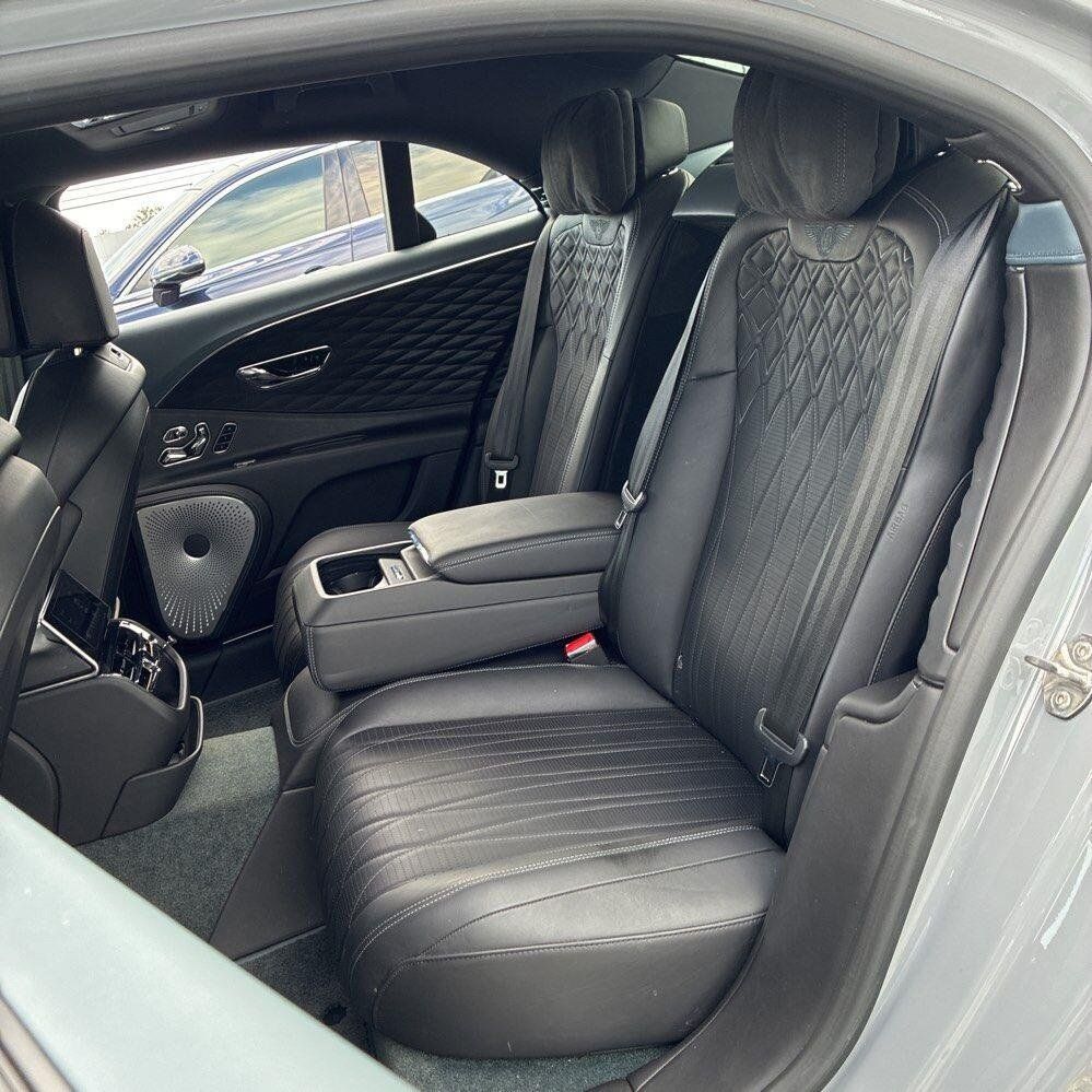Used 2022 Bentley Flying Spur V8 AWD/4WD image 7