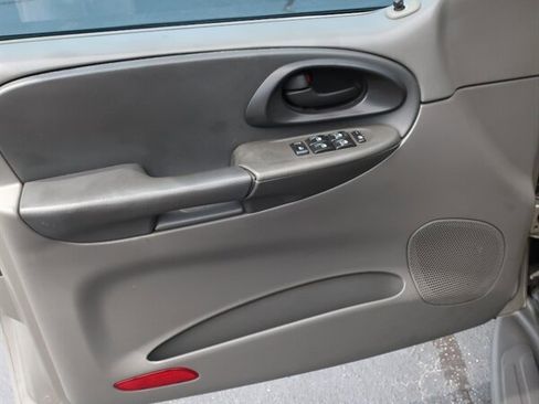 Used 2002 Chevrolet TrailBlazer LT image 14